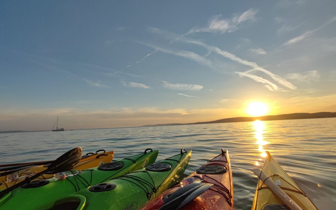 Balaton kajaktúra – miért érdemes vízre szállni a Balatonon?